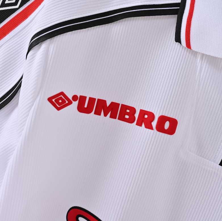 Manchester United 1999 – Jersey Retro Blanca