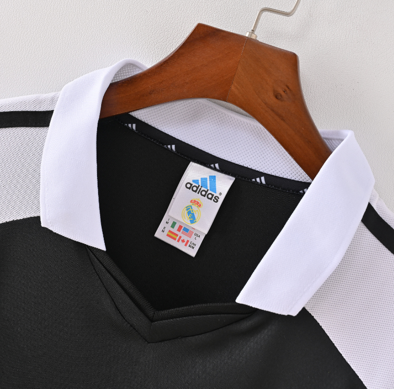 Real Madrid 2001/02 – Jersey Retro Negra