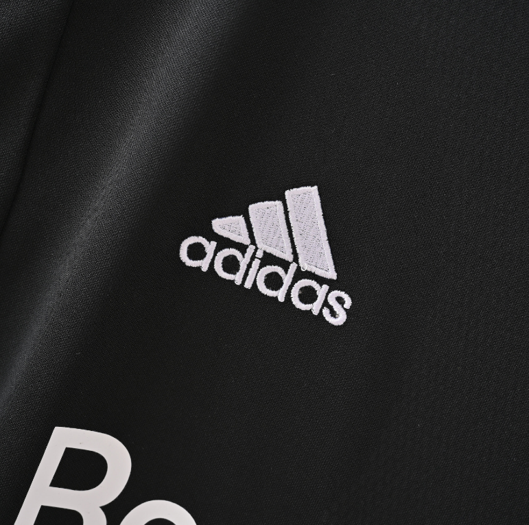 Real Madrid 2001/02 – Jersey Retro Negra