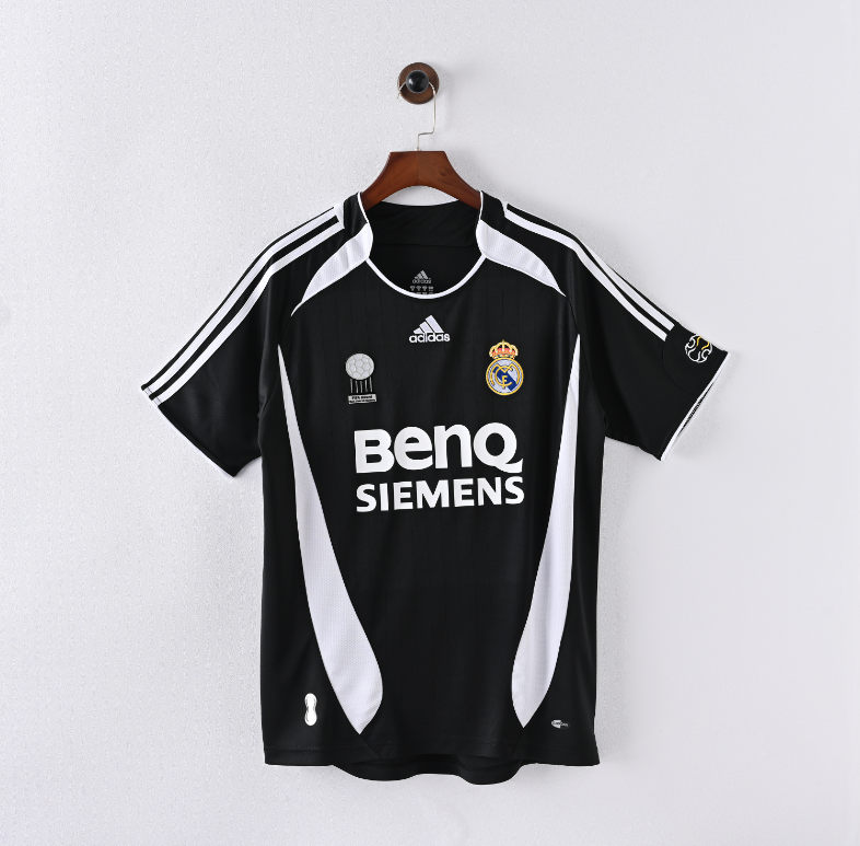 Real Madrid 2006 – Jersey Retro Negra