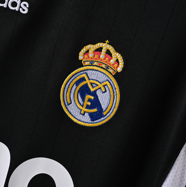 Real Madrid 2006 – Jersey Retro Negra