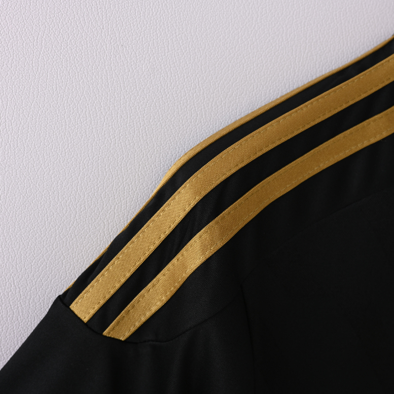 Real Madrid 2011 – Jersey Retro Negra