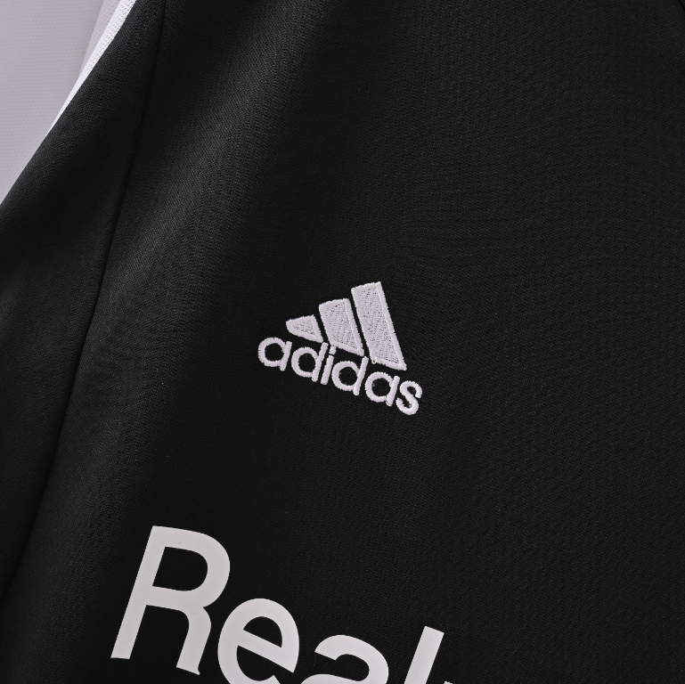 Real Madrid 2001/02 – Jersey Retro Negra