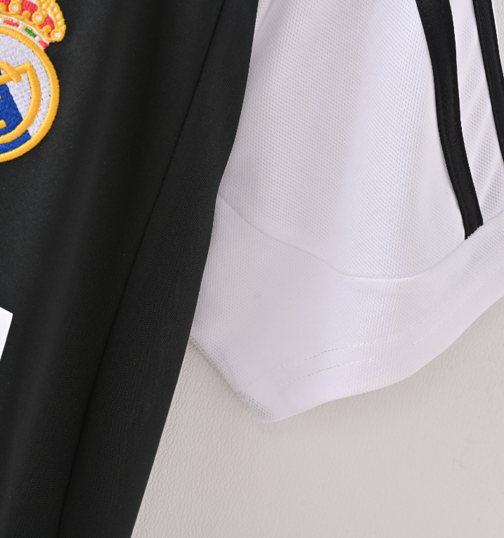 Real Madrid 2001/02 – Jersey Retro Negra